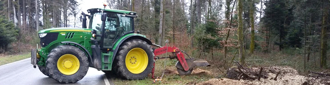 Wurzelstockfräsen und Wurzelstockentfernen von FFT Farm- und Forstteam GmbH, Bollodingen in der Region Oberaargau, Kanton Bern